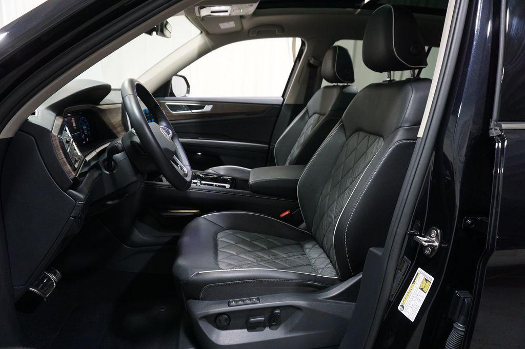 used 2025 Volkswagen Atlas car, priced at $42,490