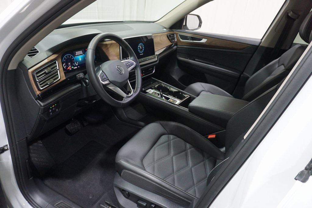 used 2024 Volkswagen Atlas car, priced at $32,400