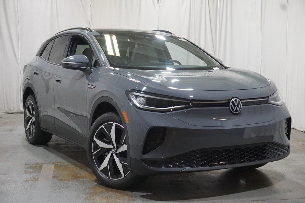 new 2025 Volkswagen ID.4 car, priced at $46,942