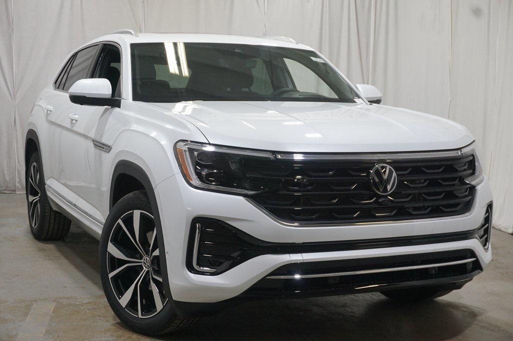 new 2026 Volkswagen Atlas Cross Sport car, priced at $52,197
