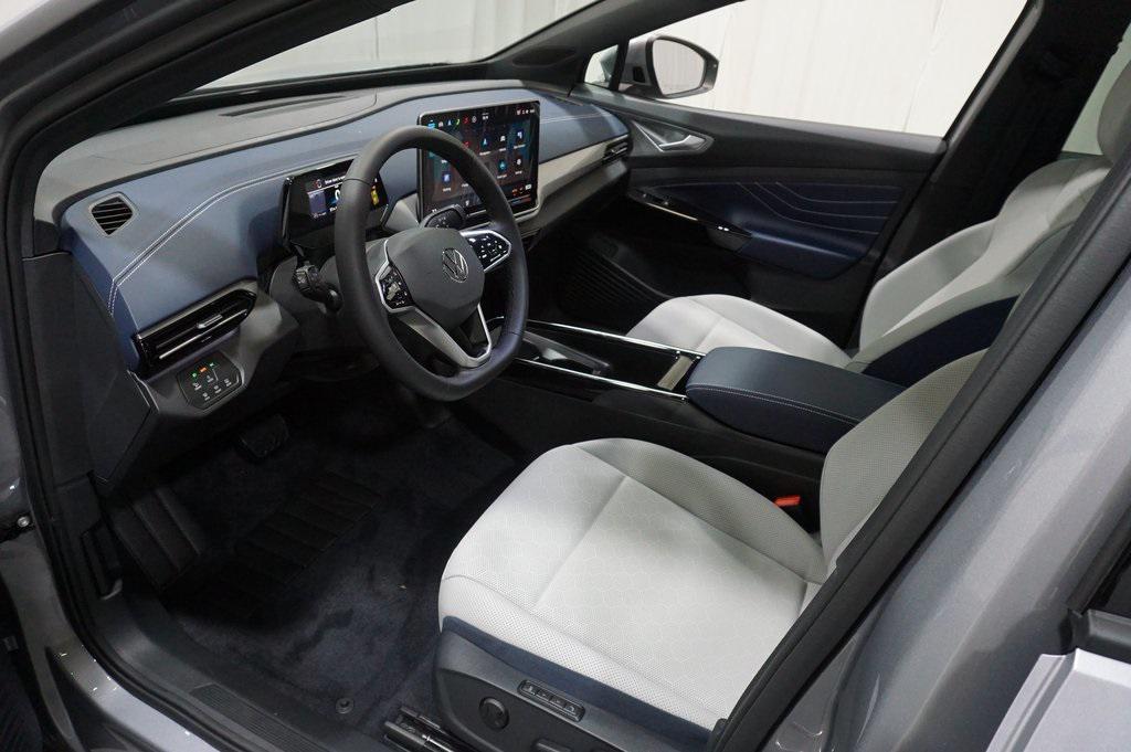 new 2025 Volkswagen ID.4 car, priced at $46,942