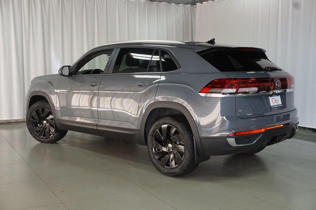 new 2026 Volkswagen Atlas Cross Sport car, priced at $45,052
