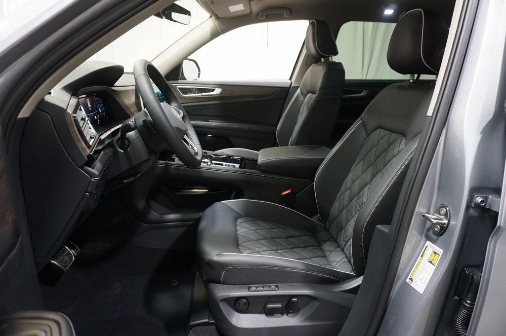 new 2026 Volkswagen Atlas car, priced at $52,181