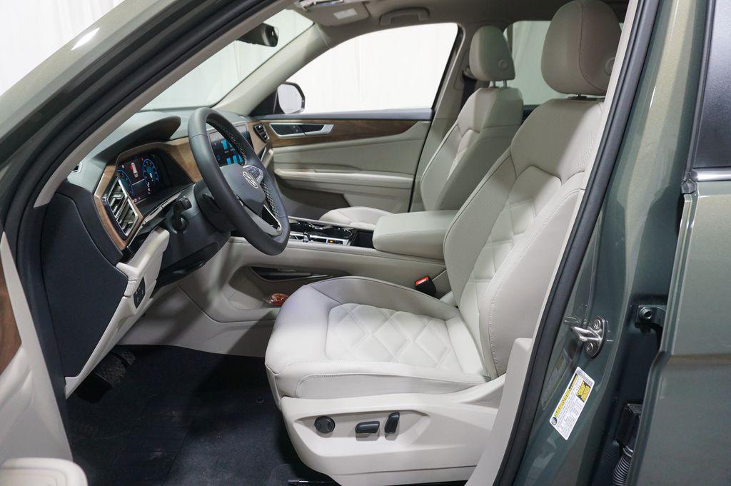 new 2026 Volkswagen Atlas car, priced at $44,522