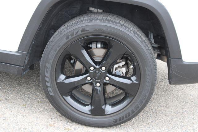 used 2023 Jeep Grand Cherokee car, priced at $27,990