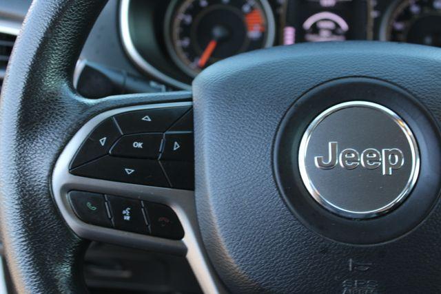 used 2019 Jeep Cherokee car, priced at $12,995