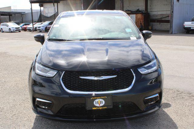 used 2024 Chrysler Pacifica Hybrid car, priced at $23,590