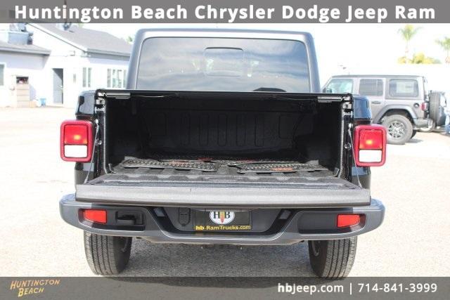 used 2025 Jeep Gladiator car, priced at $39,800