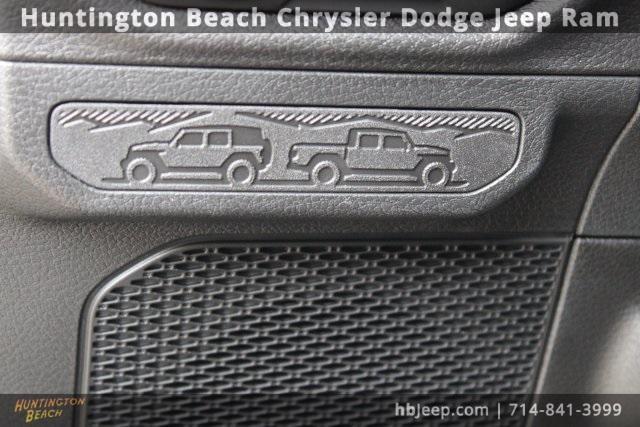 used 2025 Jeep Gladiator car, priced at $39,800