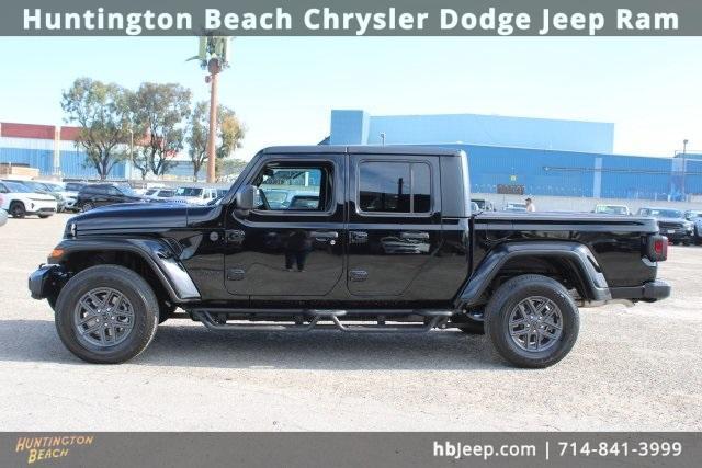 used 2025 Jeep Gladiator car, priced at $39,800