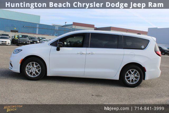 used 2026 Chrysler Pacifica car, priced at $32,990