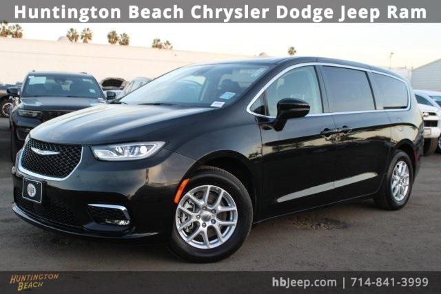 used 2023 Chrysler Pacifica car, priced at $21,206