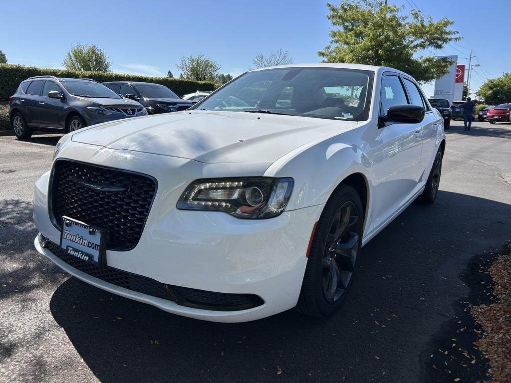 2022 Bright White Clearcoat Chrysler 300