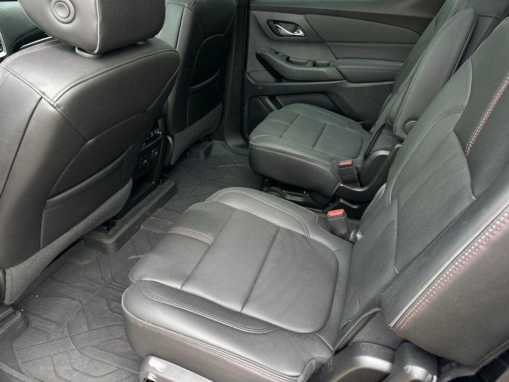 used 2023 Chevrolet Traverse car, priced at $36,990