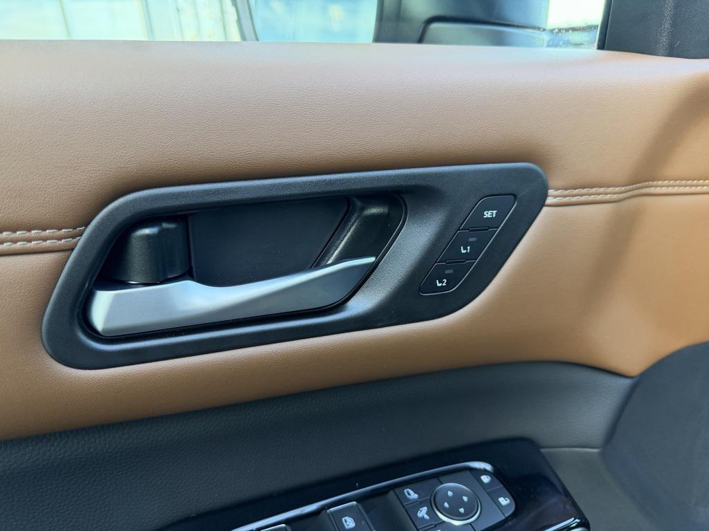 new 2025 Nissan Pathfinder car, priced at $46,823