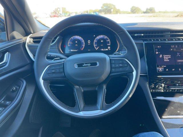 new 2025 Jeep Grand Cherokee car, priced at $45,875