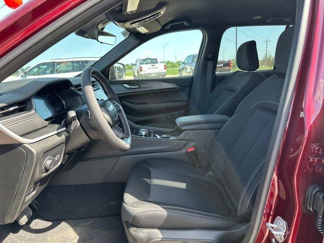 new 2025 Jeep Grand Cherokee car, priced at $39,425