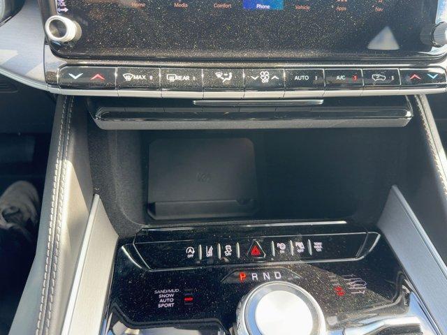 new 2025 Jeep Wagoneer L car