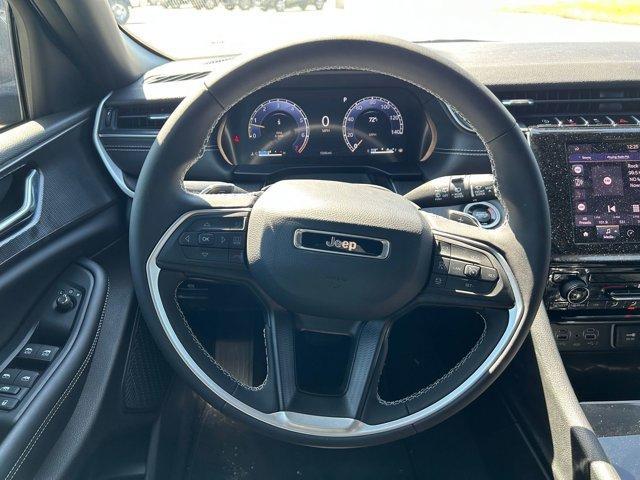 used 2025 Jeep Grand Cherokee car, priced at $39,995