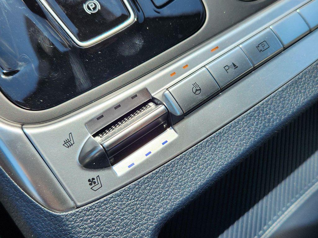 new 2026 Kia Carnival Hybrid car, priced at $54,516