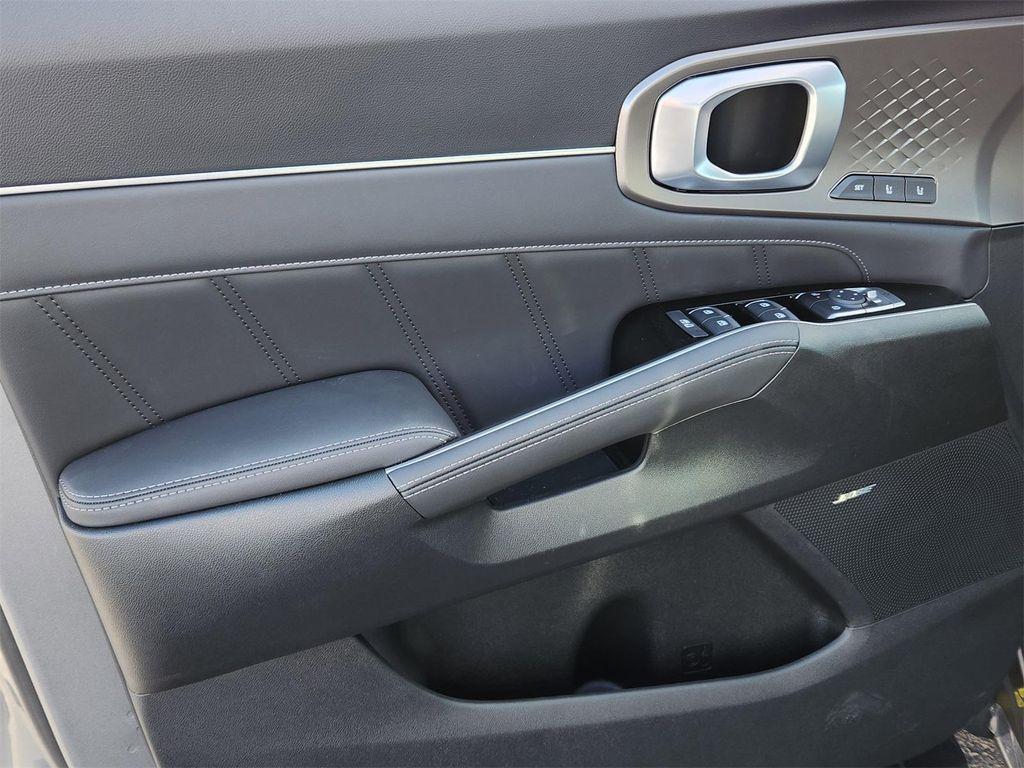 new 2026 Kia Sorento Hybrid car, priced at $48,353