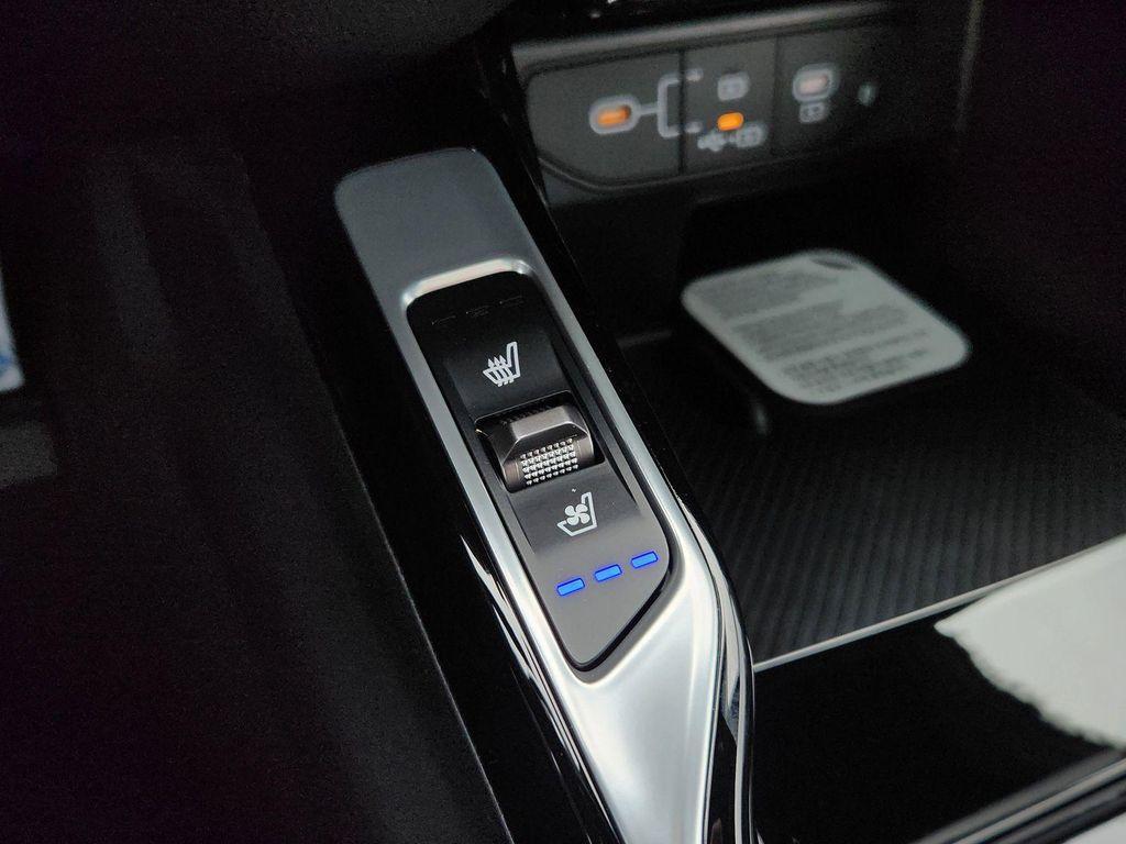 new 2026 Kia Sorento Hybrid car, priced at $43,542