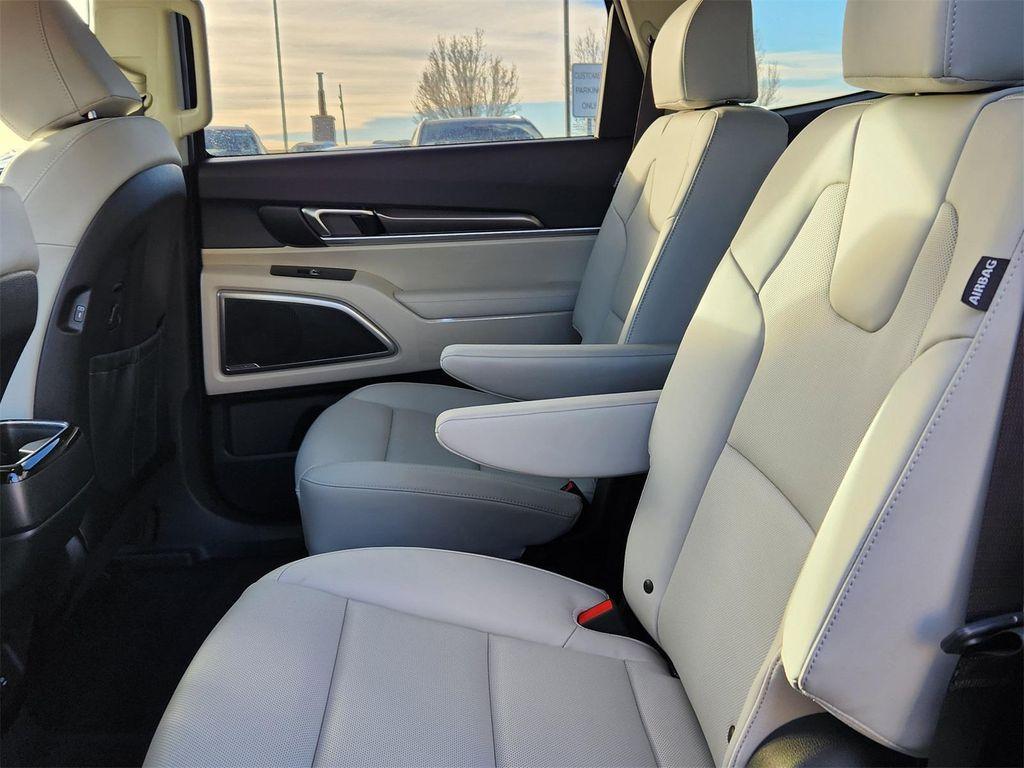 new 2025 Kia Telluride car, priced at $40,156