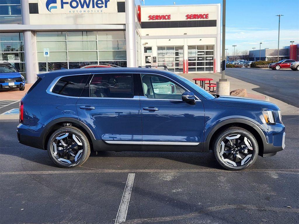 new 2025 Kia Telluride car, priced at $40,156