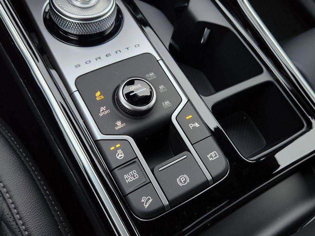 new 2026 Kia Sorento Hybrid car, priced at $44,715