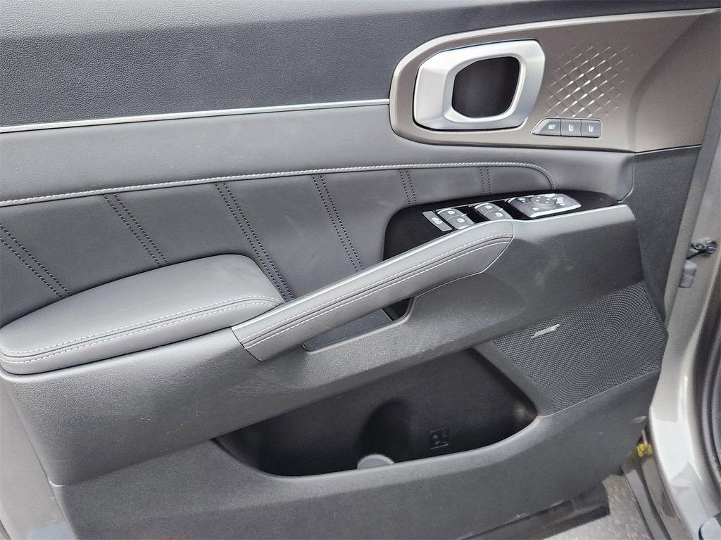 new 2026 Kia Sorento Hybrid car, priced at $47,741