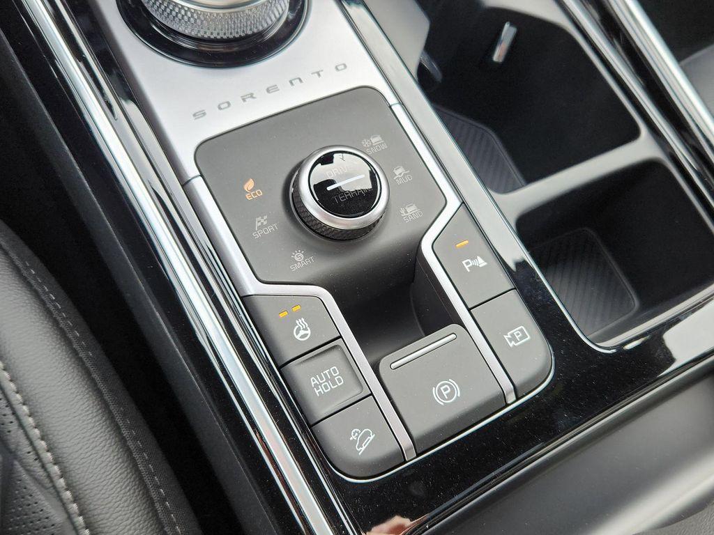 new 2026 Kia Sorento Hybrid car, priced at $44,604