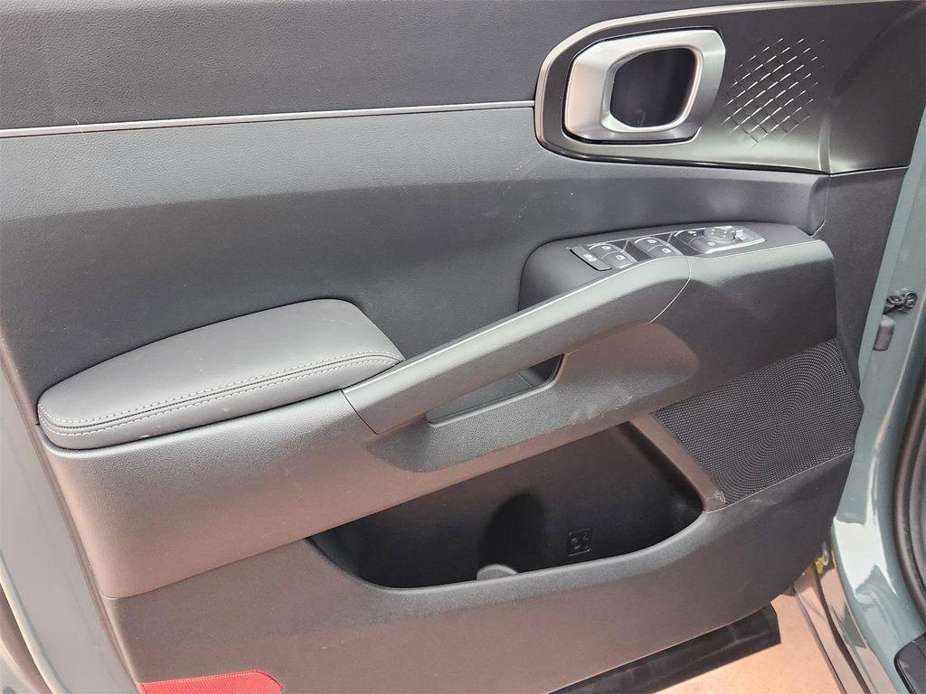 new 2026 Kia Sorento Hybrid car, priced at $40,949