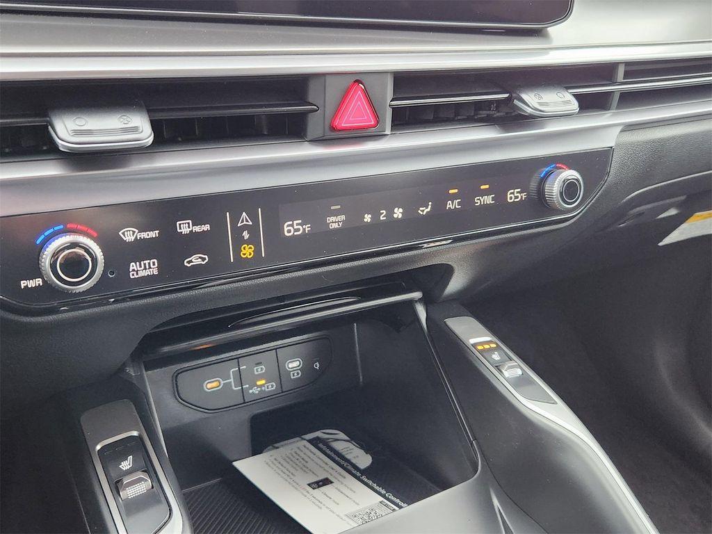 new 2026 Kia Sorento Hybrid car, priced at $40,949