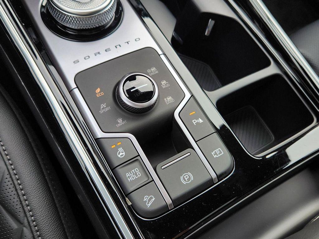 new 2026 Kia Sorento Hybrid car, priced at $45,694