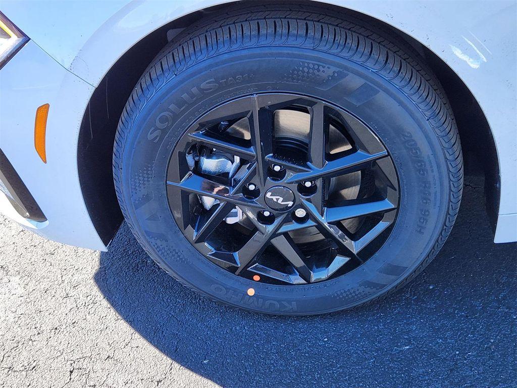 new 2026 Kia K5 car, priced at $28,285