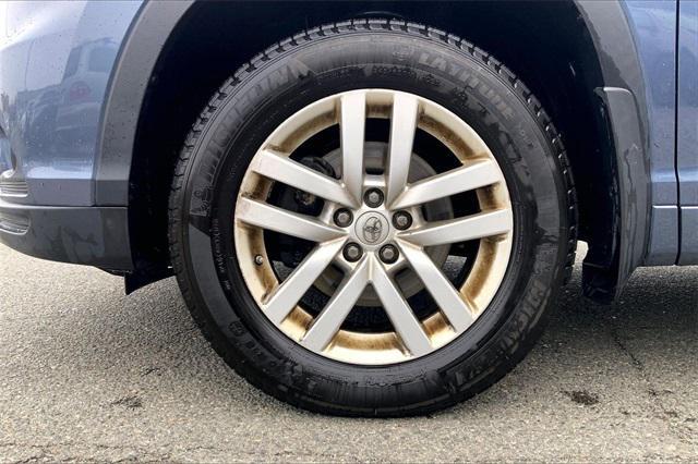 used 2014 Toyota Highlander car, priced at $15,891