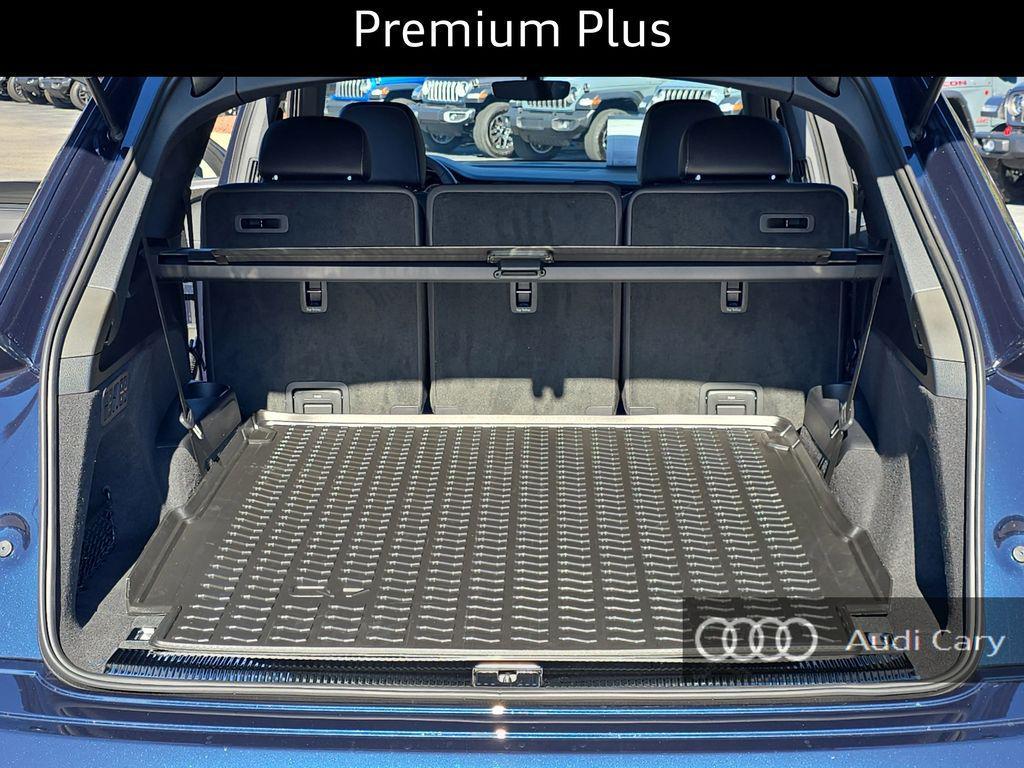 new 2026 Audi Q7 car, priced at $70,555