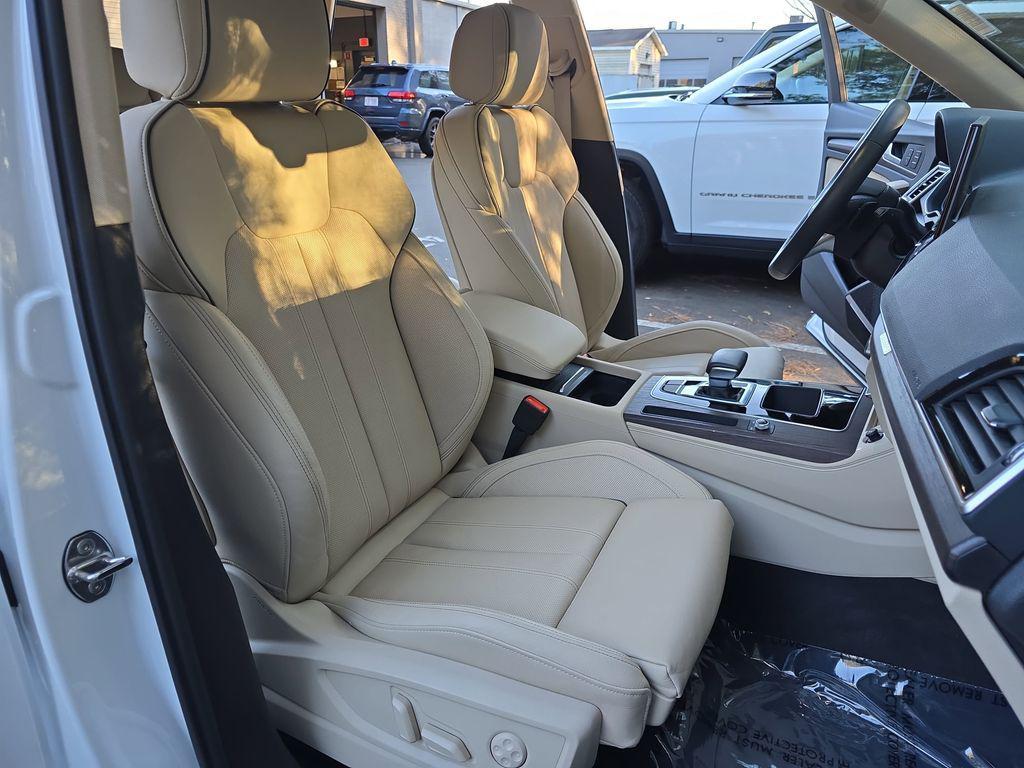 used 2024 Audi Q5 car, priced at $41,950