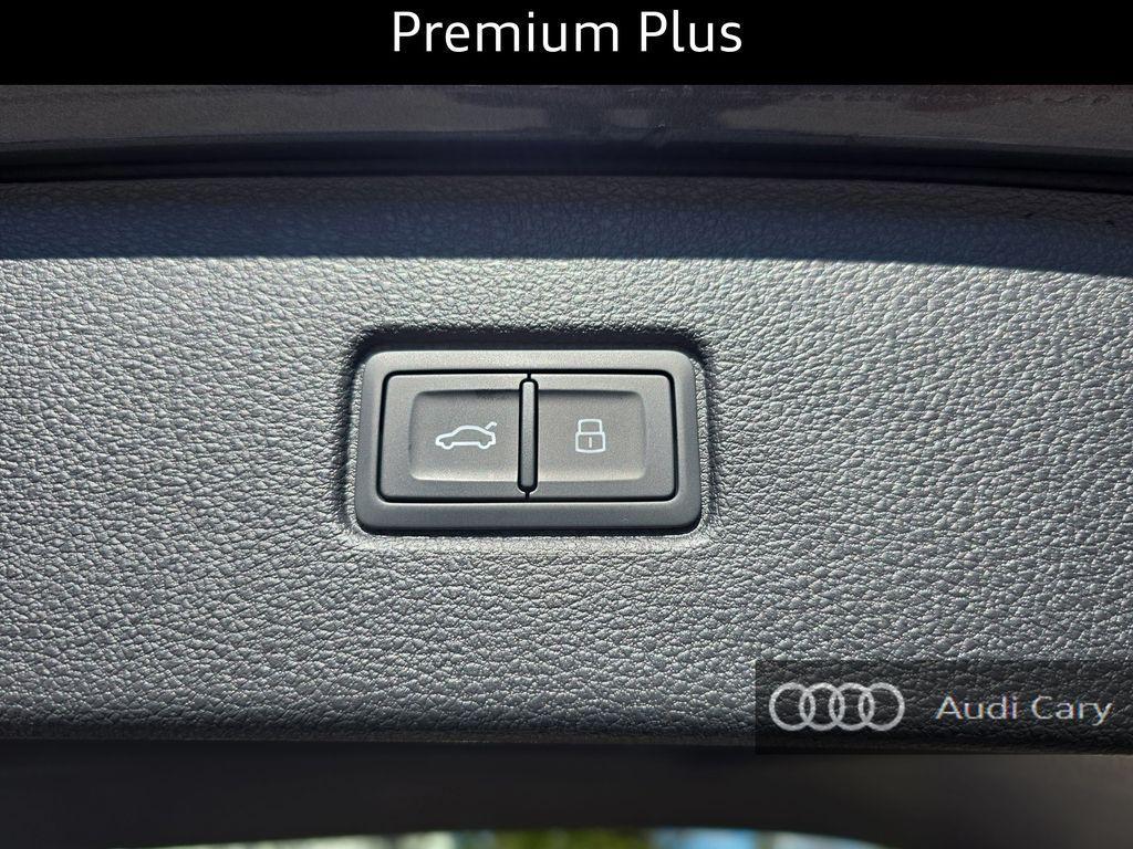 new 2026 Audi Q7 car, priced at $69,666