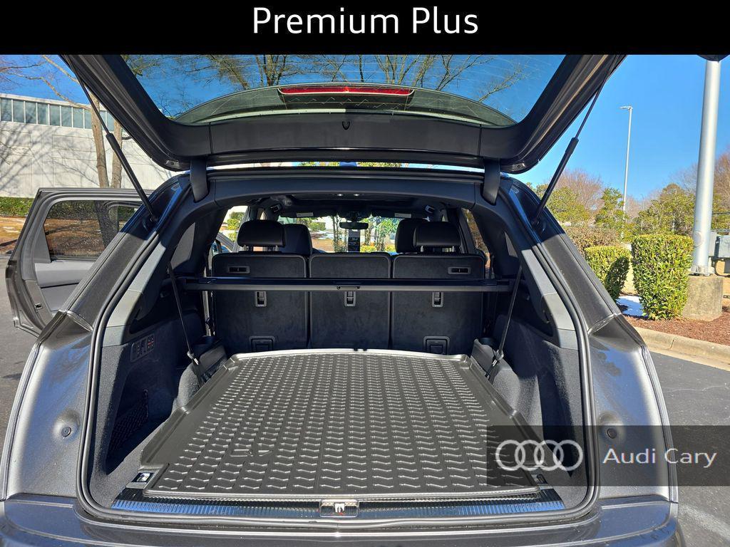 new 2026 Audi Q7 car, priced at $69,666