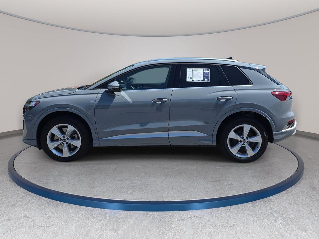 Audi Q4 e-tron view 8