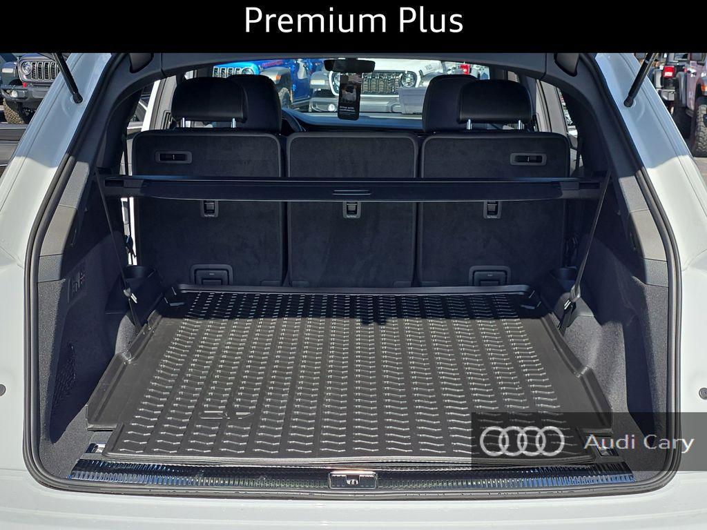 new 2026 Audi Q7 car, priced at $70,555