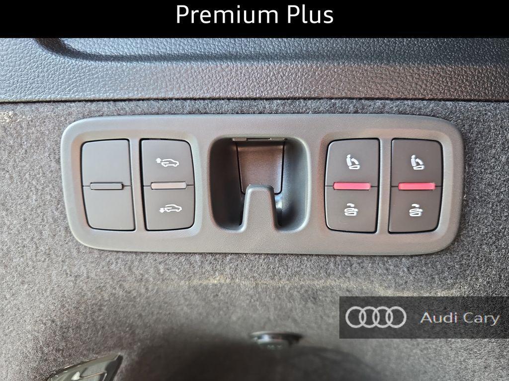 new 2026 Audi Q7 car, priced at $70,555