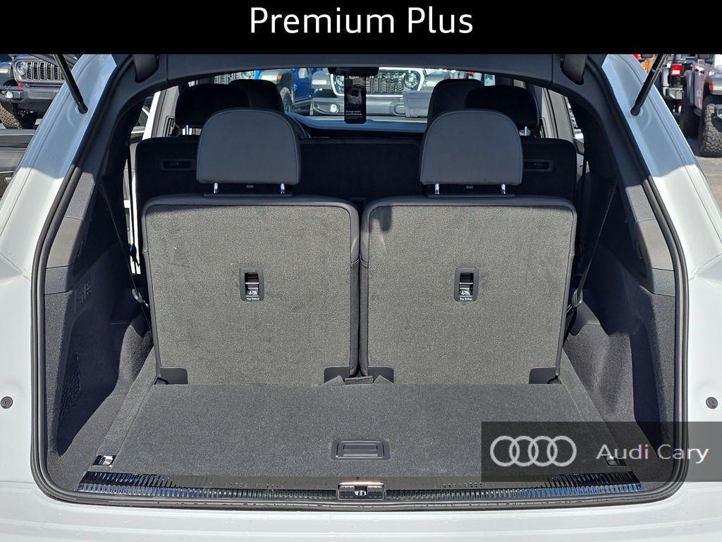 new 2026 Audi Q7 car, priced at $70,555