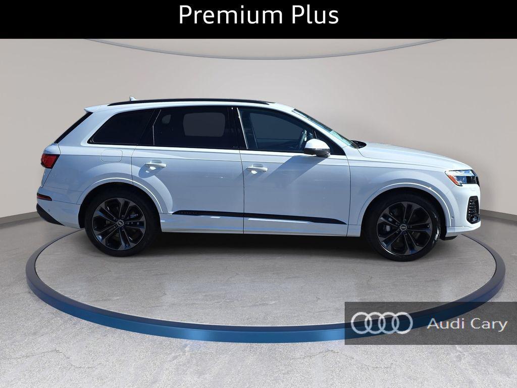 new 2026 Audi Q7 car, priced at $70,555