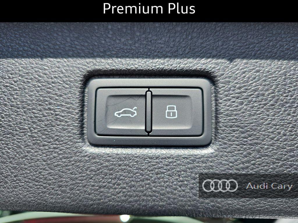 new 2026 Audi Q7 car, priced at $70,555