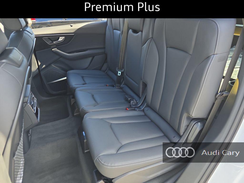 new 2026 Audi Q7 car, priced at $70,555