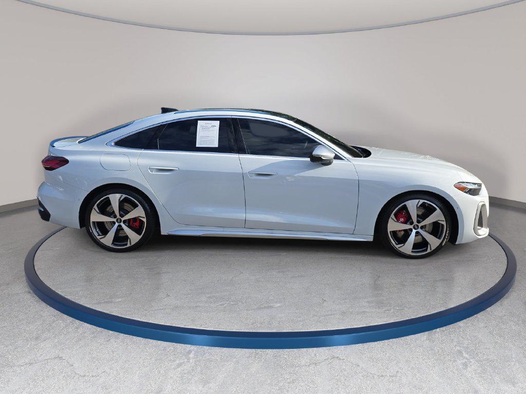 Audi S5 view 4