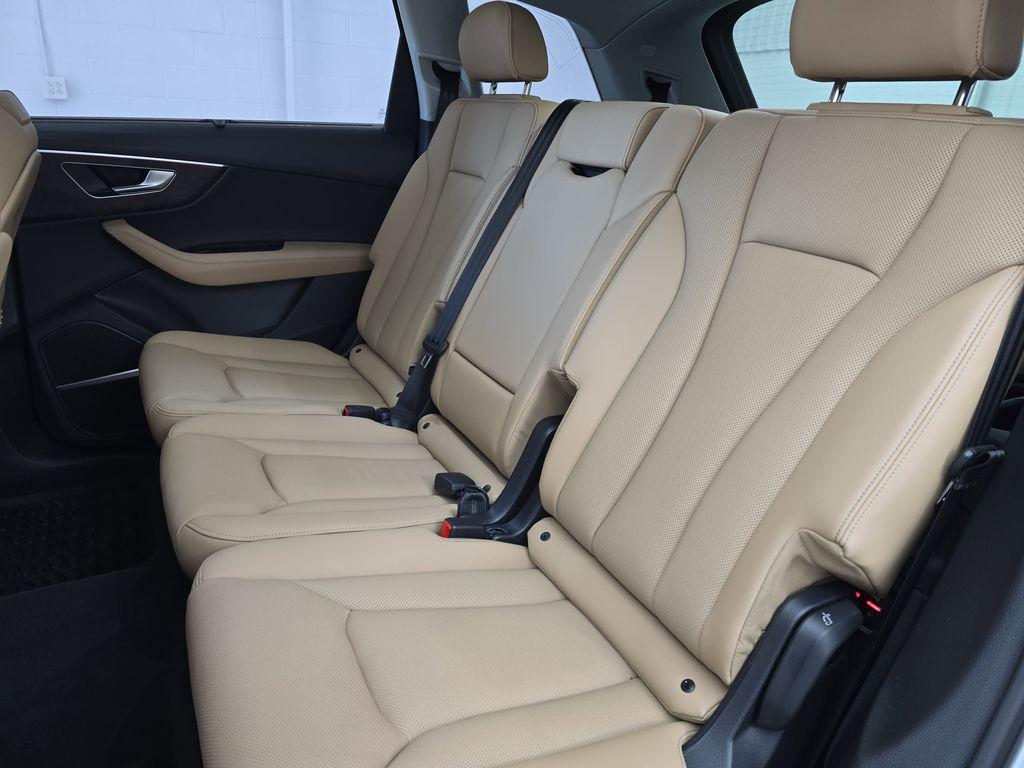 used 2025 Audi Q7 car, priced at $54,450