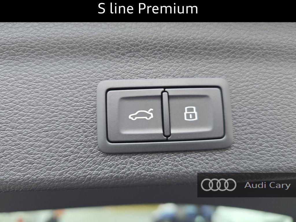 new 2025 Audi Q3 car, priced at $39,798